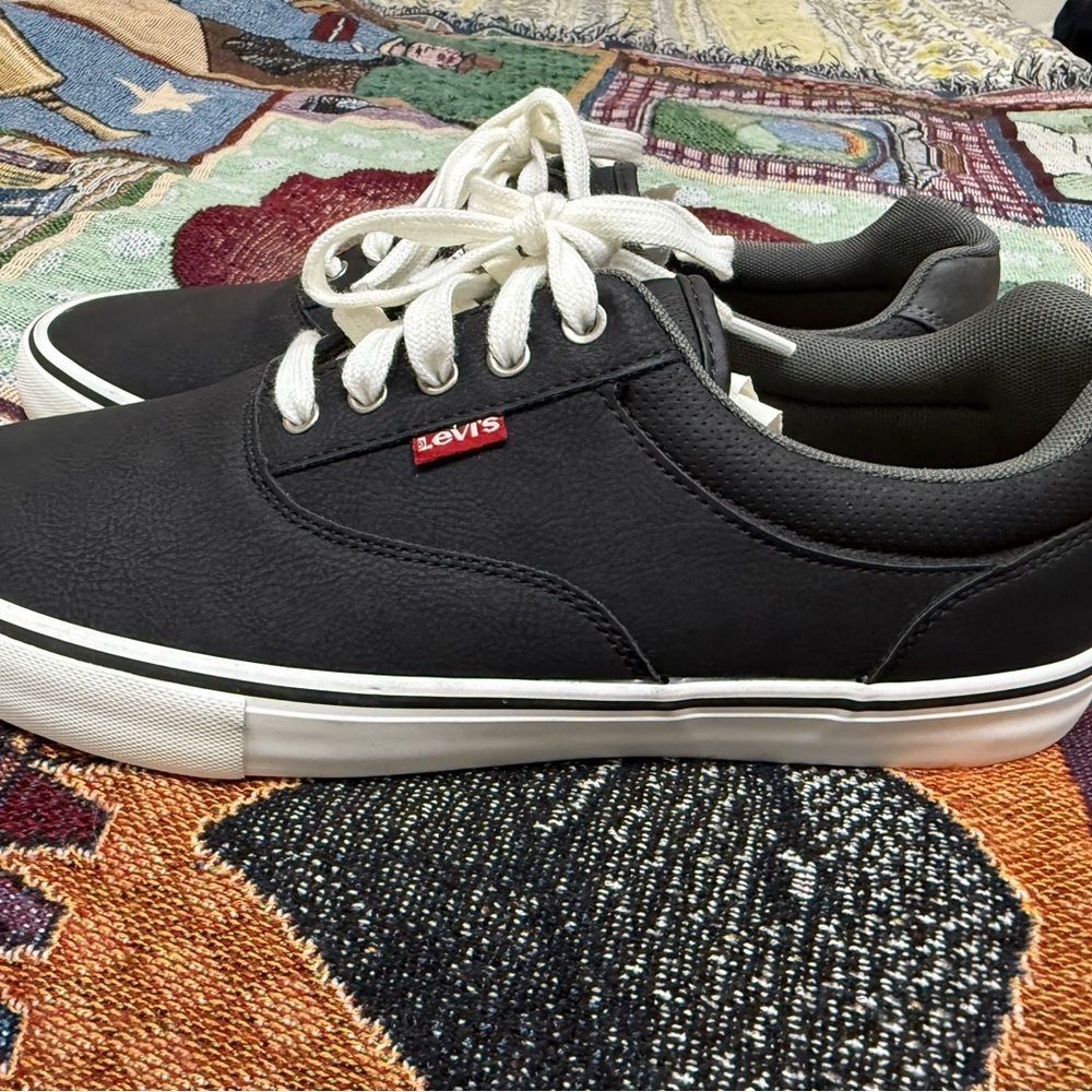 Levi's Men's Black Sneakers with White Accents - Picture 5 of 10